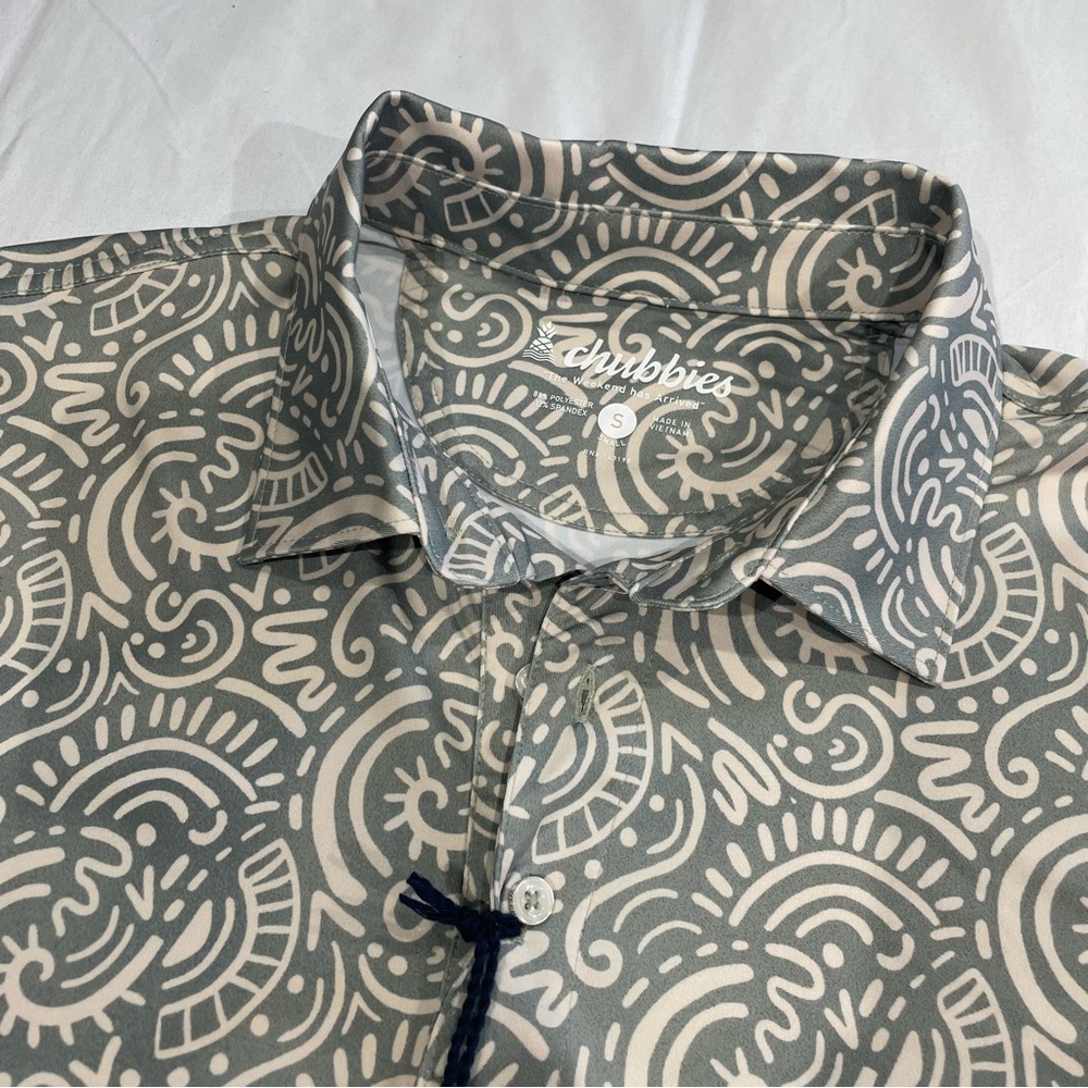 Chubbies Mens Small Performance Polo Shirt Grey White Abstract Doodle Print NWT